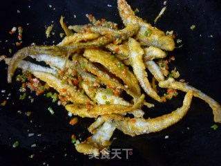 香酥小刀鱼的做法步骤：6