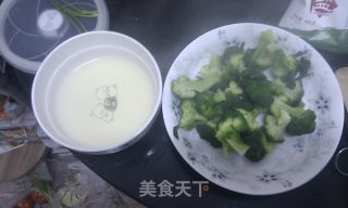 蒜香木耳西兰花的做法步骤：3