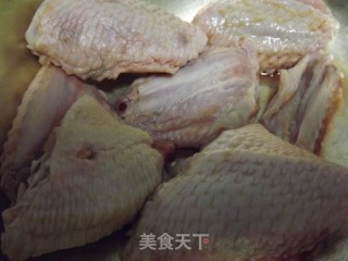 烤鸡翅的做法步骤：1
