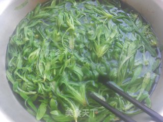 春天的味道——野菜鲜肉馄饨的做法步骤：3