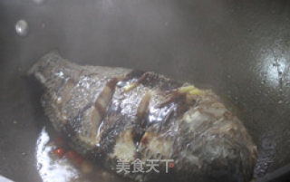 红烧罗非鱼的做法步骤：2