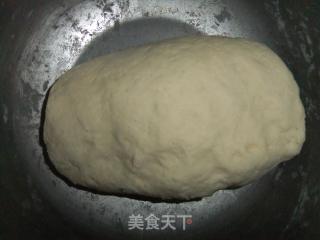 灌鸡蛋馅饼的做法步骤：1