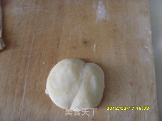 酥皮月饼的做法步骤：3
