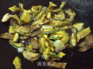 仔南瓜干炒肉的做法步骤：6