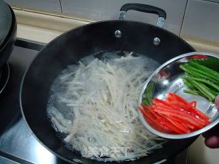 鸡丝拌春笋的做法步骤：5
