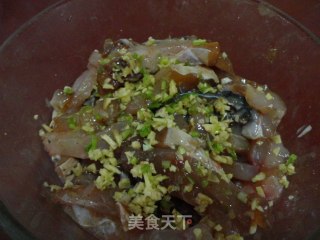 一鱼多吃(黑胡椒鱼柳/茄汁鱼柳/鱼豆腐/鱼头汤 )的做法步骤：3