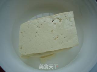 麻辣豆腐的做法步骤：1
