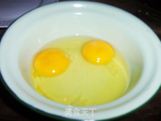 10分钟快手菜---青椒炒蛋的做法步骤：2