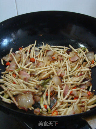 腊味小炒鱼腥草的做法步骤：7