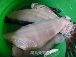 【自己动手做火锅】酸菜鱼火锅的做法步骤：2