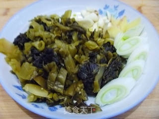 【自己动手做火锅】酸菜鱼火锅的做法步骤：6