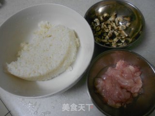 鸡肉粥的做法步骤：1