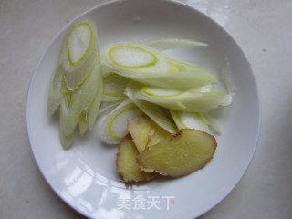 酸菜炒肉的做法步骤：3