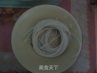 炒米线的做法步骤：1