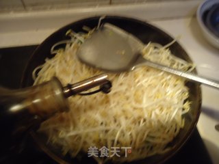 醋溜绿豆芽的做法步骤：6