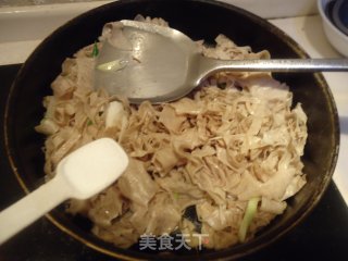 大葱炒豆皮的做法步骤：5