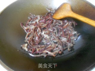 木耳炒姜丝的做法步骤：3