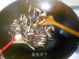 木耳炒姜丝的做法步骤：5