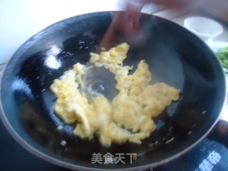 尖椒炒鸡蛋的做法步骤：3