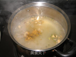 简单的早餐--酸辣汤面的做法步骤：2