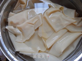 千张菠菜卷的做法步骤：2