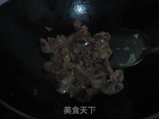 冬笋炒鸡肝的做法步骤：3