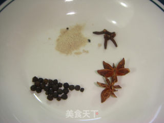 越南特别牛肉粉的做法步骤：2
