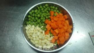 香菜鸡饭的做法步骤：2