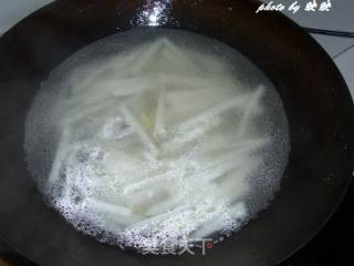 鲜鱿白萝卜的做法步骤：5