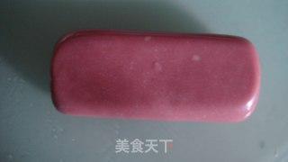 哈密瓜蒸火腿肠的做法步骤：2