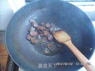 腊肠炒面的做法步骤：2