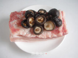 香糯咸鲜—香菇卤肉的做法步骤：1