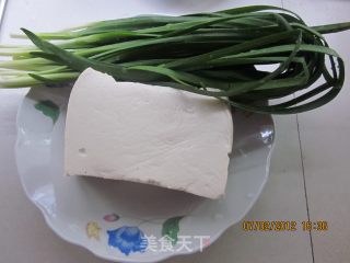 小鸡扒豆腐的做法步骤：1