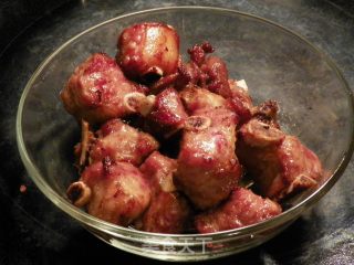 糖醋排骨的做法步骤：2