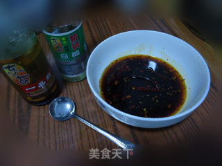简单鲜美的一道捞拌菜------黄瓜拌榛蘑的做法步骤：5