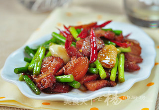 蒜苔炒腊肉的做法步骤：6