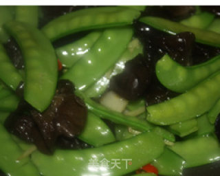 木耳炝荷兰豆的做法步骤：10