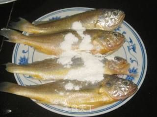 黄花鱼炖豆腐的做法步骤：3