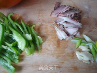 菜肉炒乌冬面的做法步骤：3