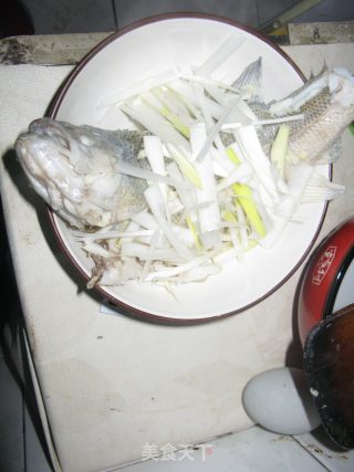 清蒸鲈鱼的做法步骤：4