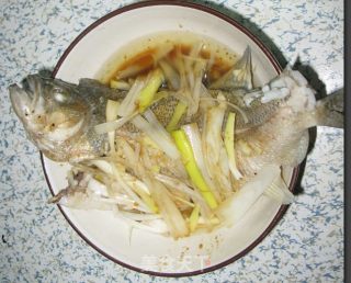清蒸鲈鱼的做法步骤：5