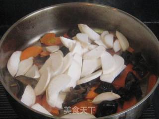 黑木耳炒杏鲍菇的做法步骤：5