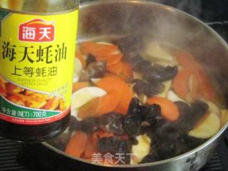 黑木耳炒杏鲍菇的做法步骤：7