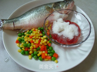 茄汁鲈鱼的做法步骤：1