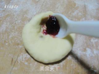 葡萄干果酱小餐包的做法步骤：16