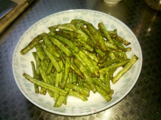 茶树菇干煸豆角的做法步骤：3