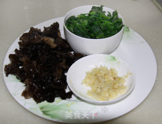 凉拌宽粉菠菜的做法步骤：1