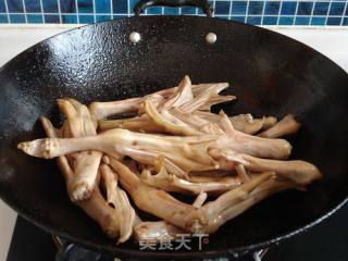 红烧鸭爪的做法步骤：5