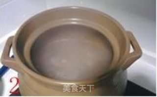 茶树菇板栗骨头老火汤的做法步骤：2