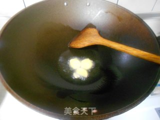 土豆炒鸡肉的做法步骤：2